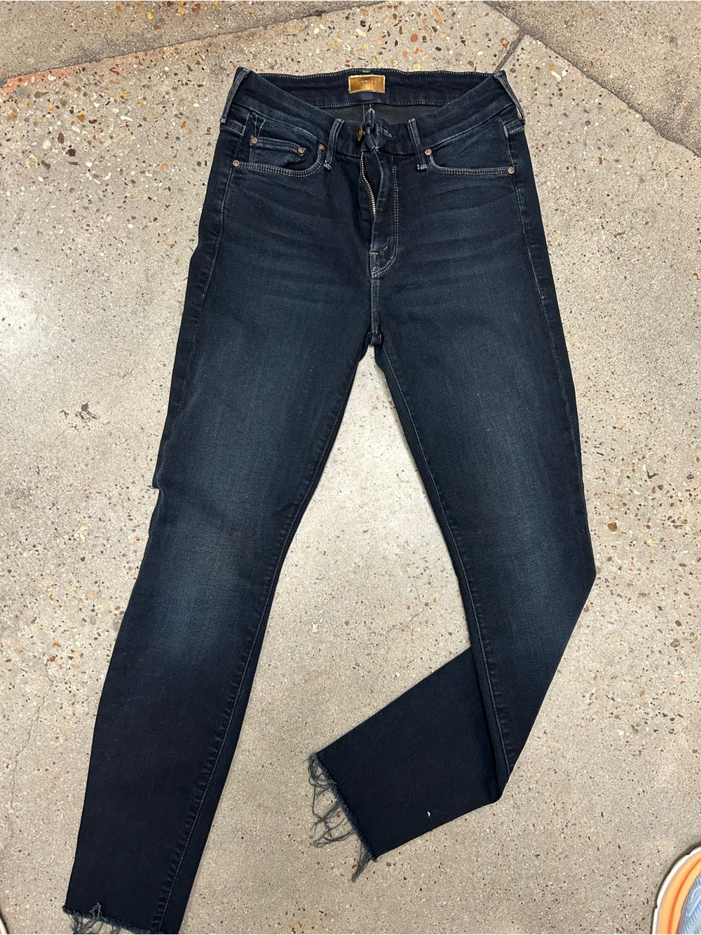 MOTHER looker fray ankle jeans